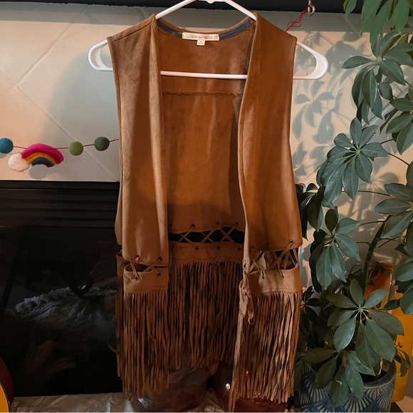 hint of mint faux sued tassel vest size medium - Picture 2 of 5